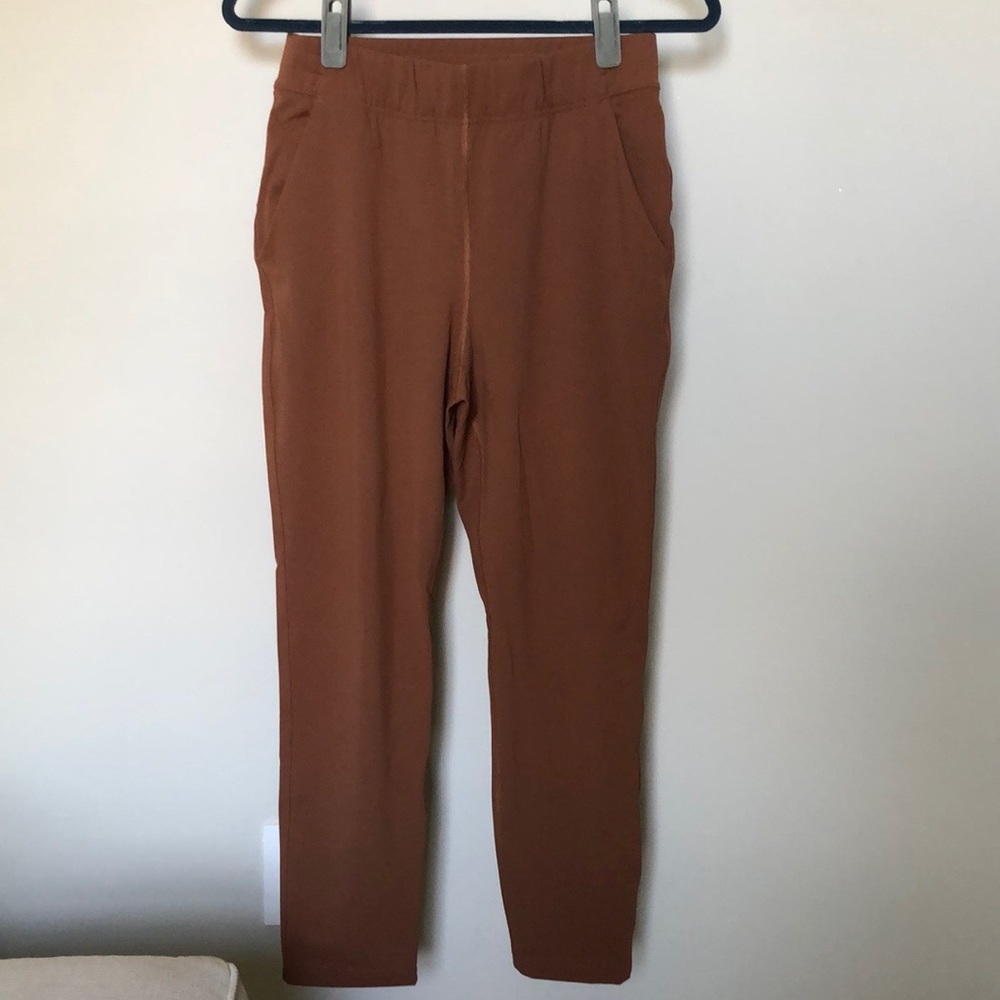 Aritzia Babaton Weekender Pants